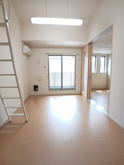 サニーハウスＨａｇｉｗａｒａⅡ リビング