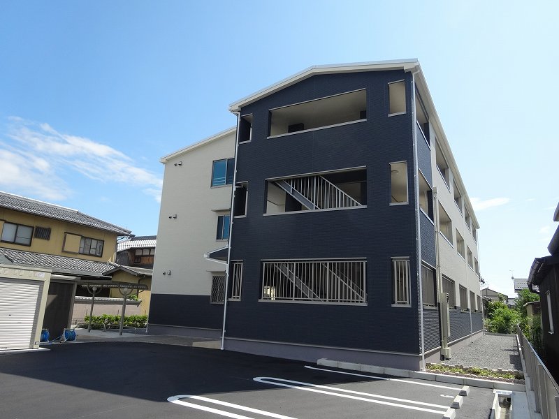 カトル　アンソレイエ 302号室 外観