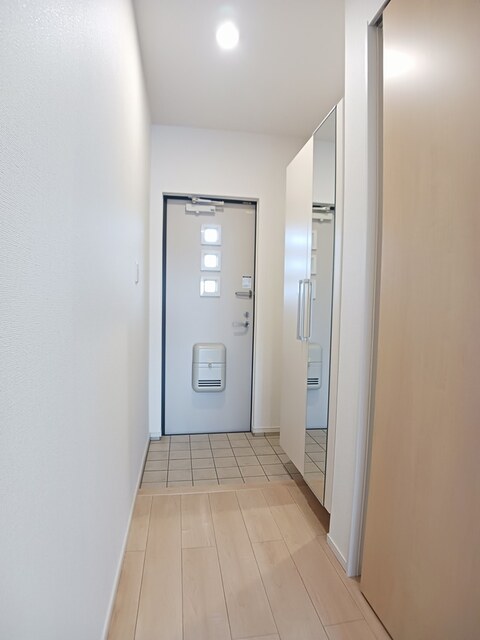 カトル　アンソレイエ 玄関