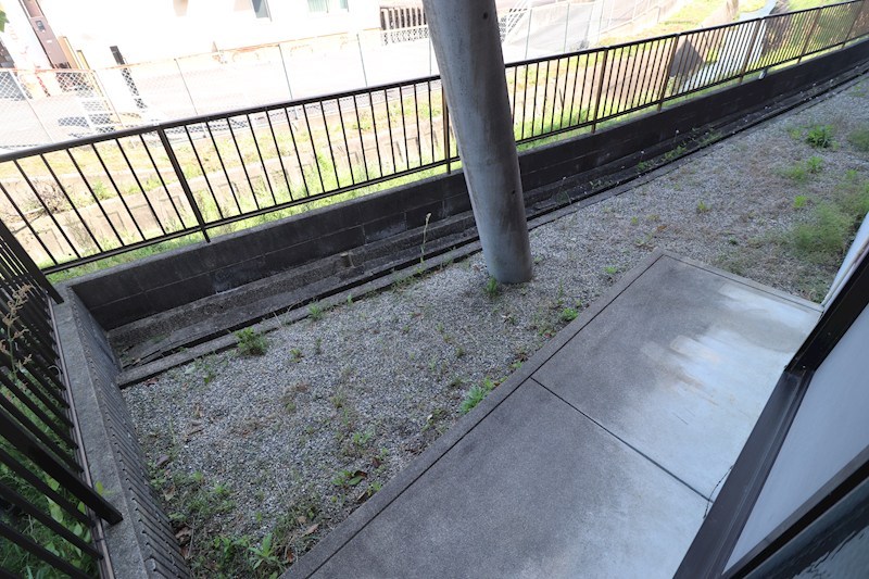 VIVI JURIAN　B棟 ベランダ