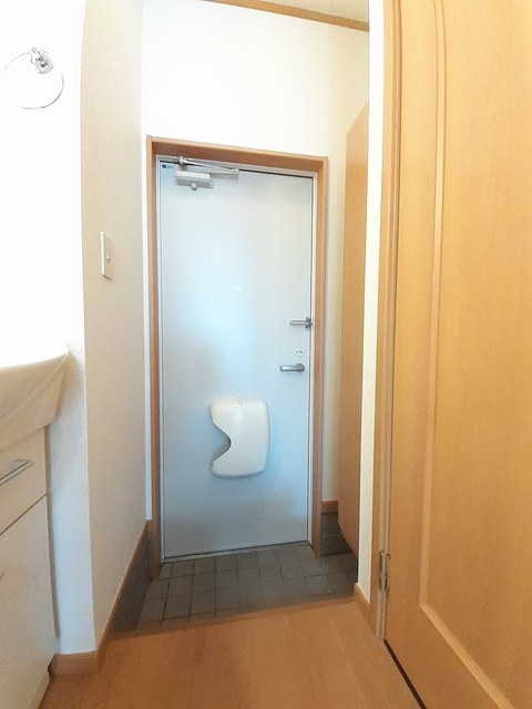 ラシェンテ 玄関