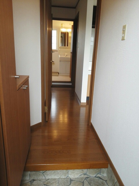 カルフールⅡ 玄関