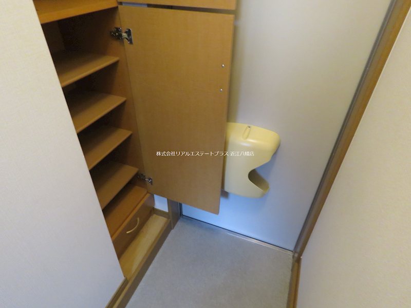 L・A・スクエア鷹飼   玄関