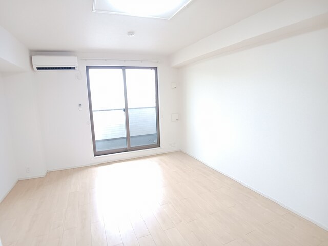 アースフィールド　ハチマン リビング