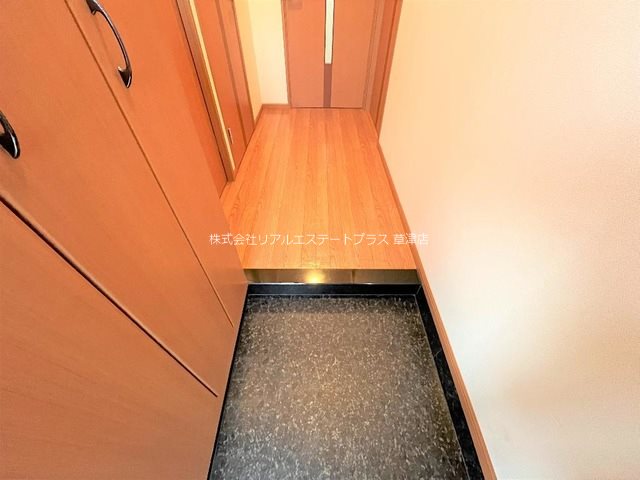 エル・アールK   玄関