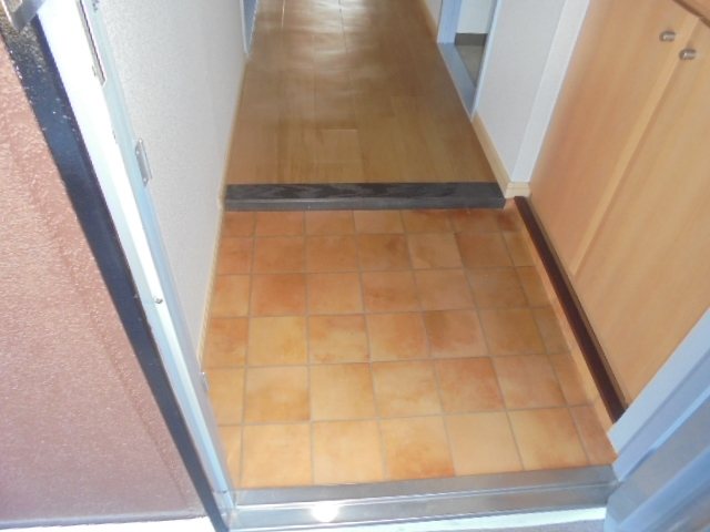 モラーダアオキ 玄関