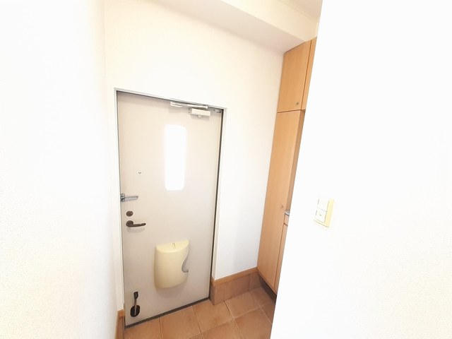 コータ・コート　Ｄ 玄関