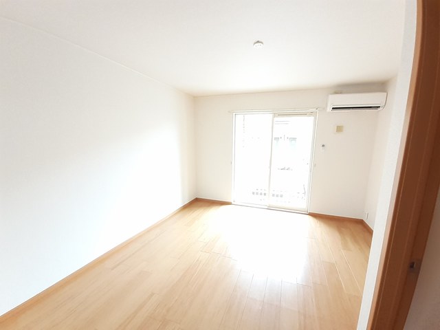 コータ・コート　Ｄ リビング