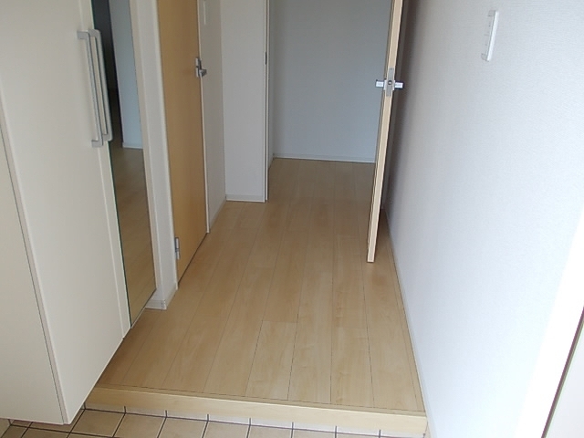 グリエラⅢ番館 玄関