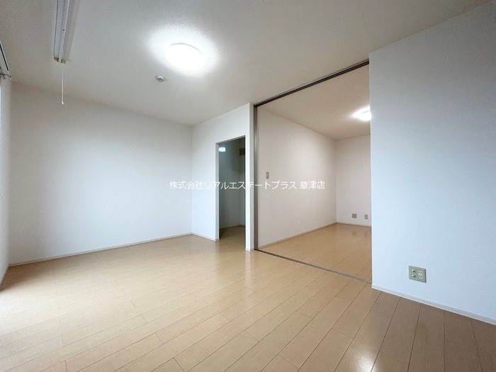 クレセント リビング