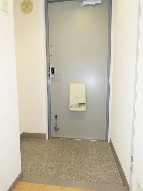 フラワー2番館  玄関