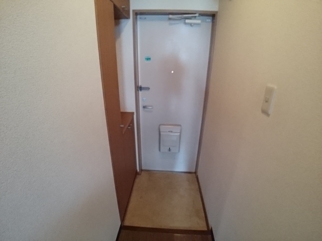 ファイン勝部 玄関