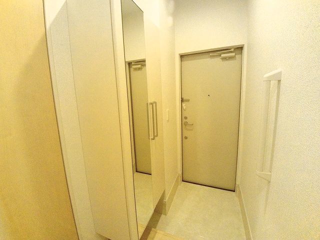 プログレス　Ｆ　Ⅰ番館 玄関