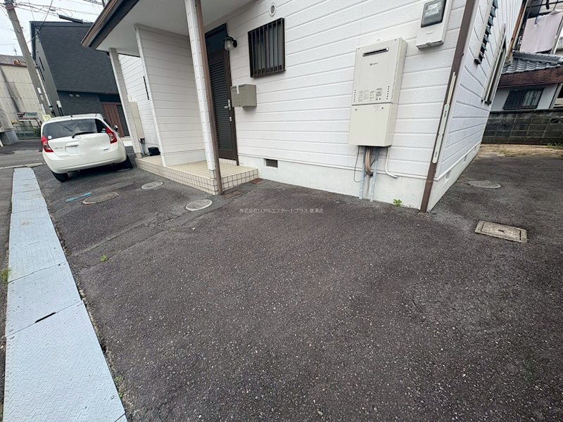 小柿連棟貸家 駐車場