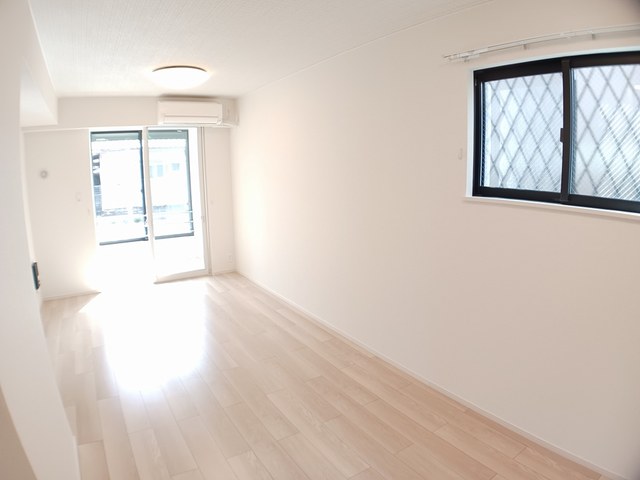 サニープレイス若宮Ⅱ番館 リビング
