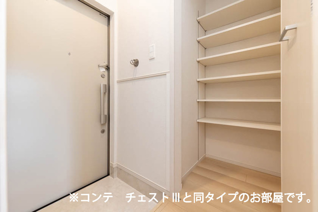 岡アパート 玄関