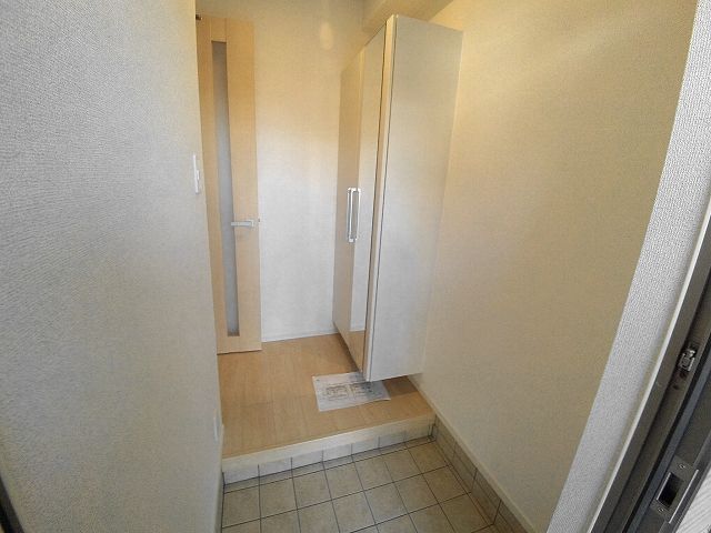 アースフィールド　ハチマン 玄関