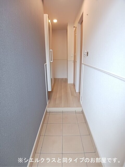 アンシャンテ 玄関