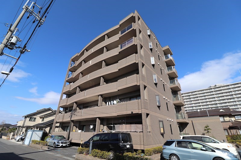 クラルテ・ファミーユ 302号室 外観