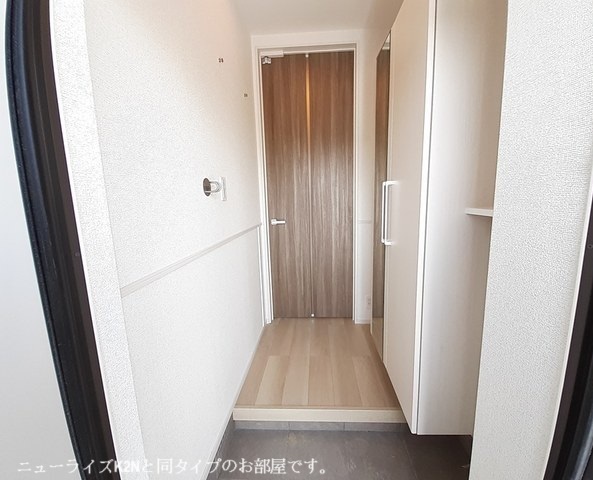 ディアコート秀明Ⅳ 玄関