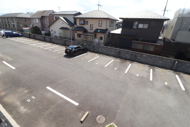 ダンデライオン 駐車場