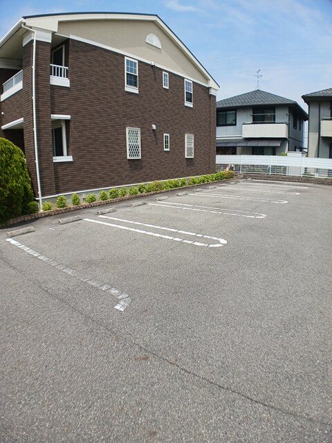 モンテ　グランデ　Ⅱ 駐車場