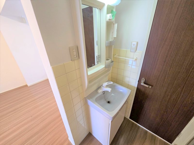 中津口小住ビル 洗面所