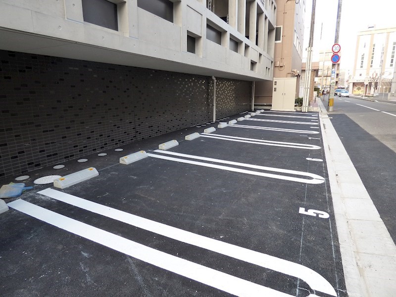 EL CEREZO 駐車場