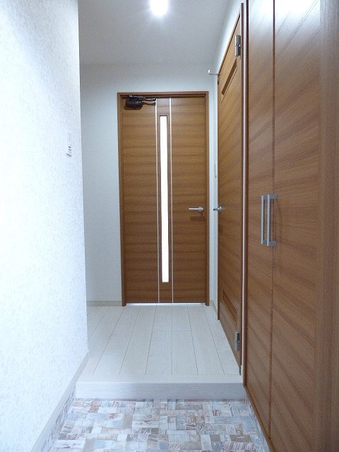 Erde三萩野 玄関