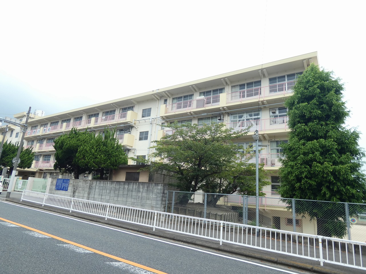 エクレール朽網Ⅱ 小学校