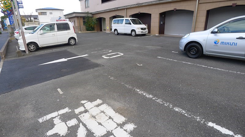 パラシオ二島 駐車場