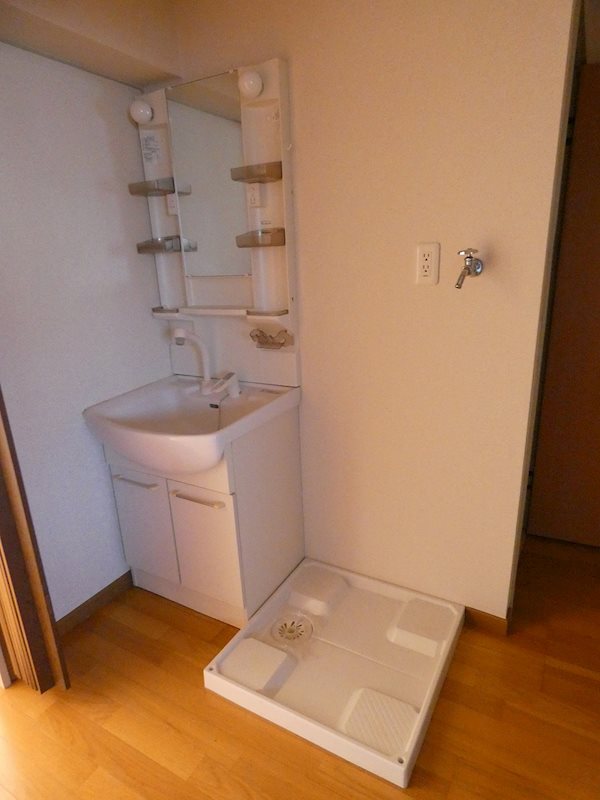 第二白石ビル 洗面所