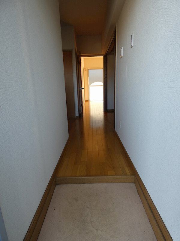 第二白石ビル 玄関