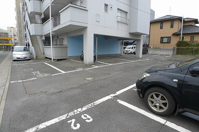 第二白石ビル 駐車場