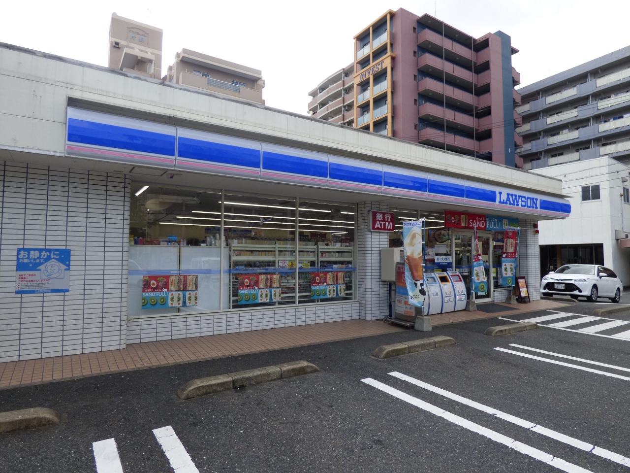 角田ビル片野新町 コンビニ