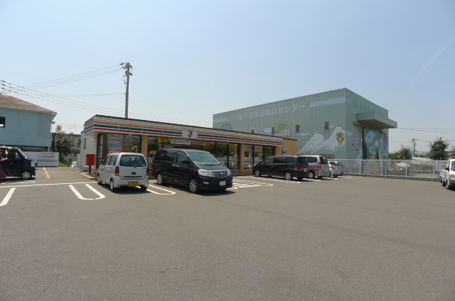 ロイヤルハイツ通谷 コンビニ
