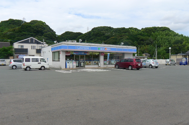 ロイヤルハイツ通谷 コンビニ