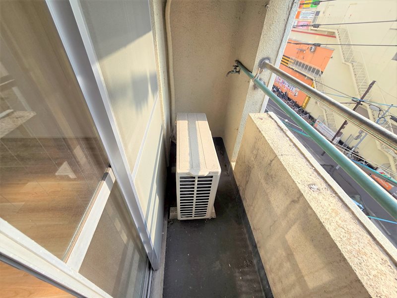中津口小住ビル ベランダ