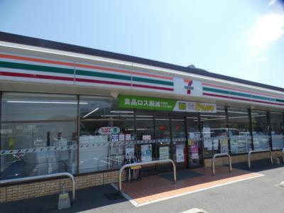 フレグランス・クレフォートA棟 コンビニ