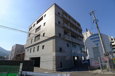 faire briller 黒崎 外観