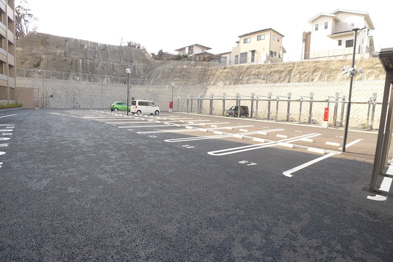 グランドパレス永犬丸の森 駐車場