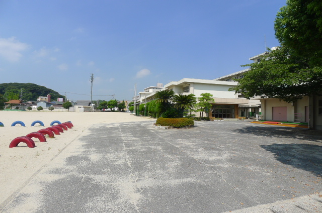 エミネンス穴生 小学校