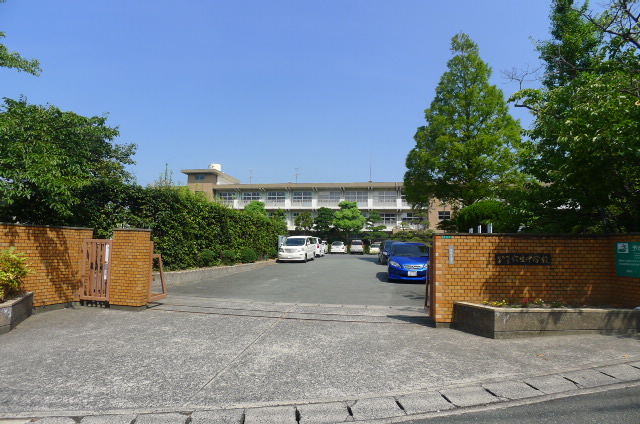 エミネンス穴生 中学校