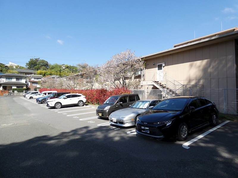 プレザンフォート南王子 駐車場