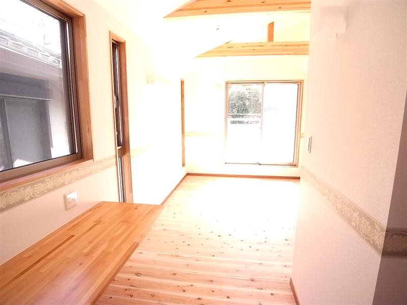 日の出町1丁目戸建 リビング