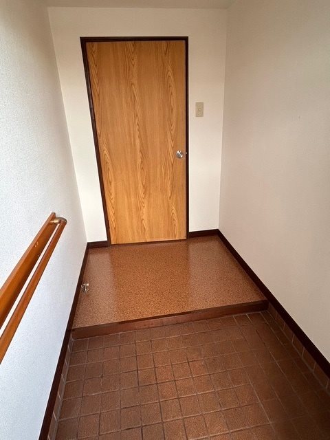 IWKビル 玄関