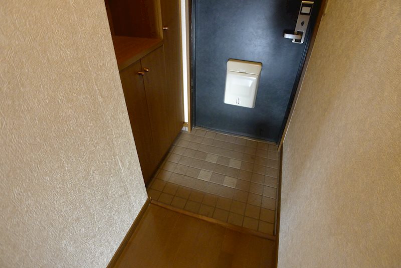ロイヤルシャトー片山 玄関