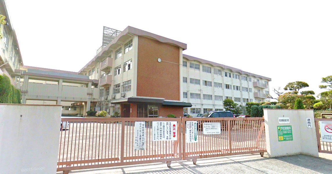 ロイヤルシャトー片山 中学校