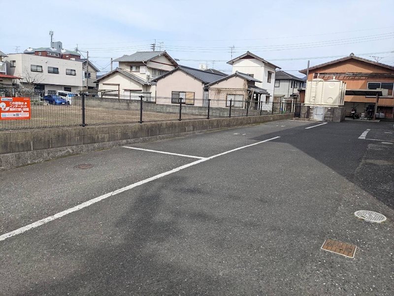 エル・クール 駐車場