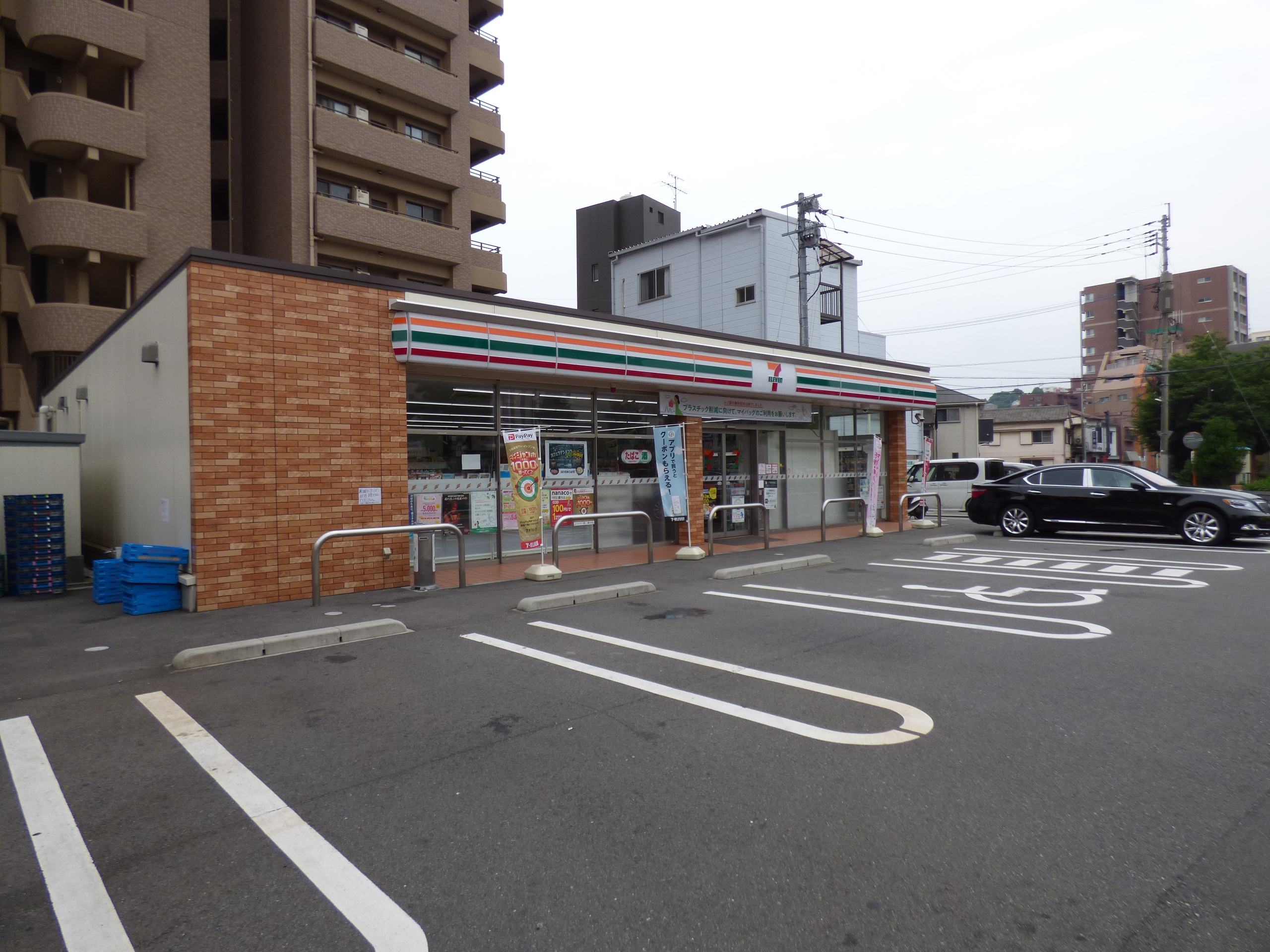 サンレリウス戸畑駅 コンビニ